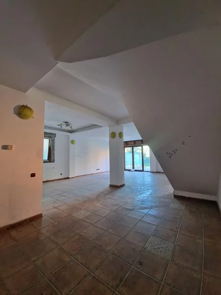 Pipera, vila moderna, garaj, curte mare, P+1+M, 400 mp utili, centrala